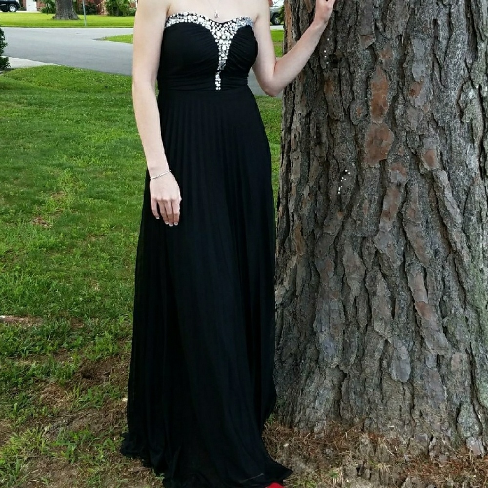 black prom dress